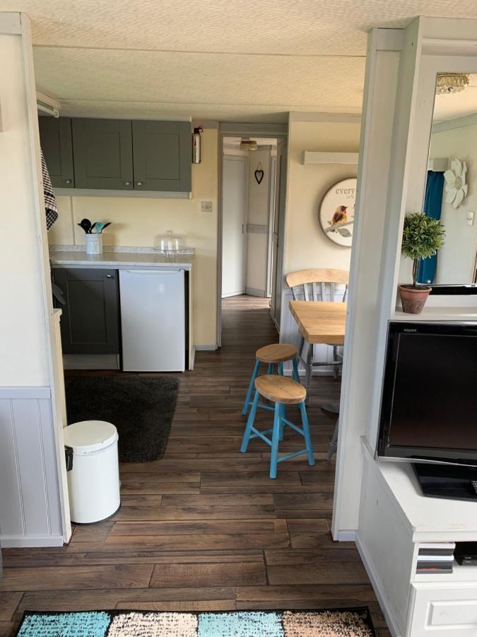 Byre Cottages & Log Cabin Cardigan Ngoại thất bức ảnh