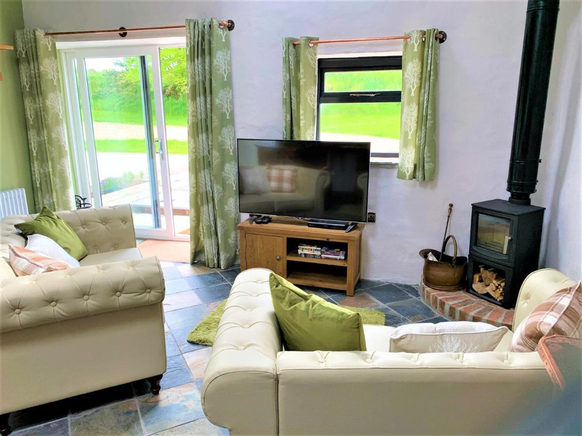 Byre Cottages & Log Cabin Cardigan Ngoại thất bức ảnh