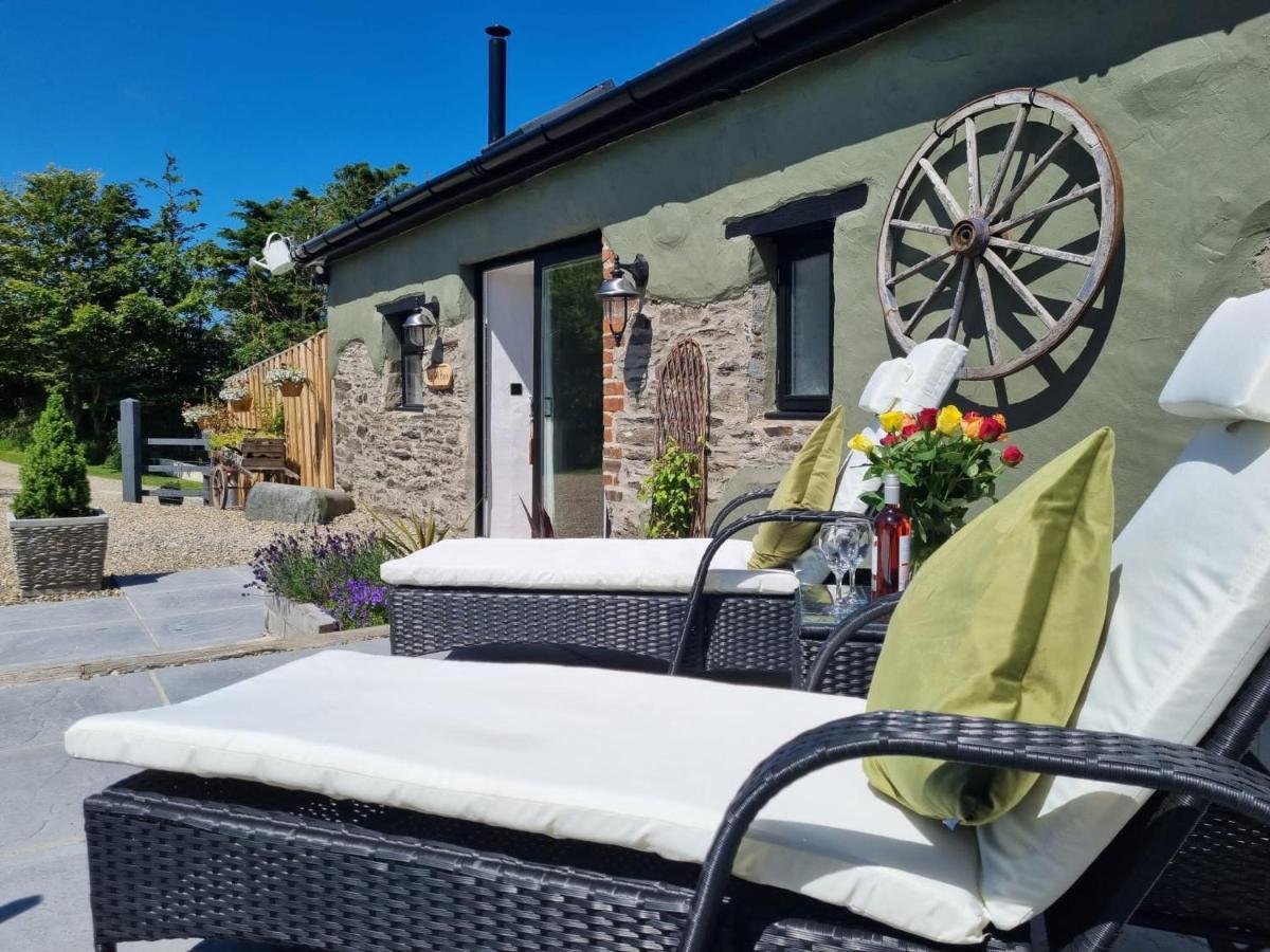 Byre Cottages & Log Cabin Cardigan Ngoại thất bức ảnh