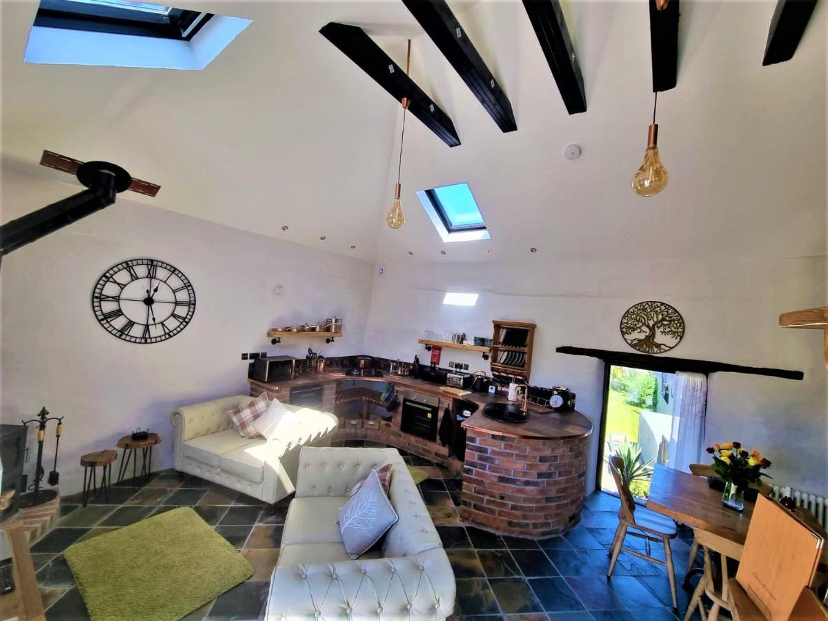 Byre Cottages & Log Cabin Cardigan Ngoại thất bức ảnh
