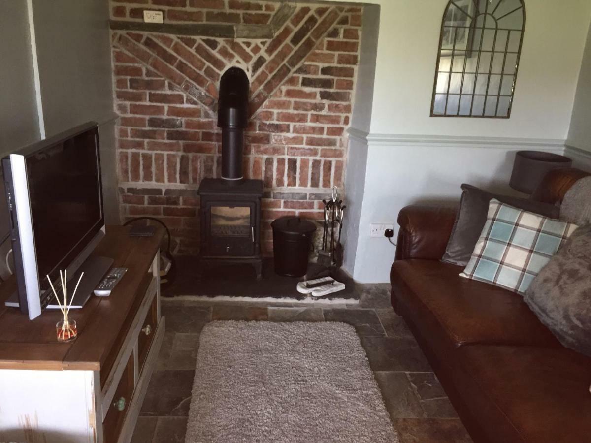 Byre Cottages & Log Cabin Cardigan Ngoại thất bức ảnh